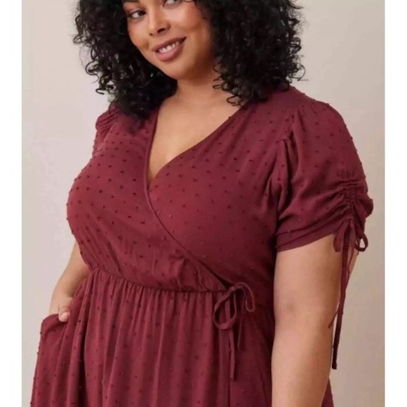 NWT Torrid Midi Swiss Dot Linen Surplice Dress Hi-Lo Maroon Pockets Sz: 1X 14-16 - Picture 3 of 9